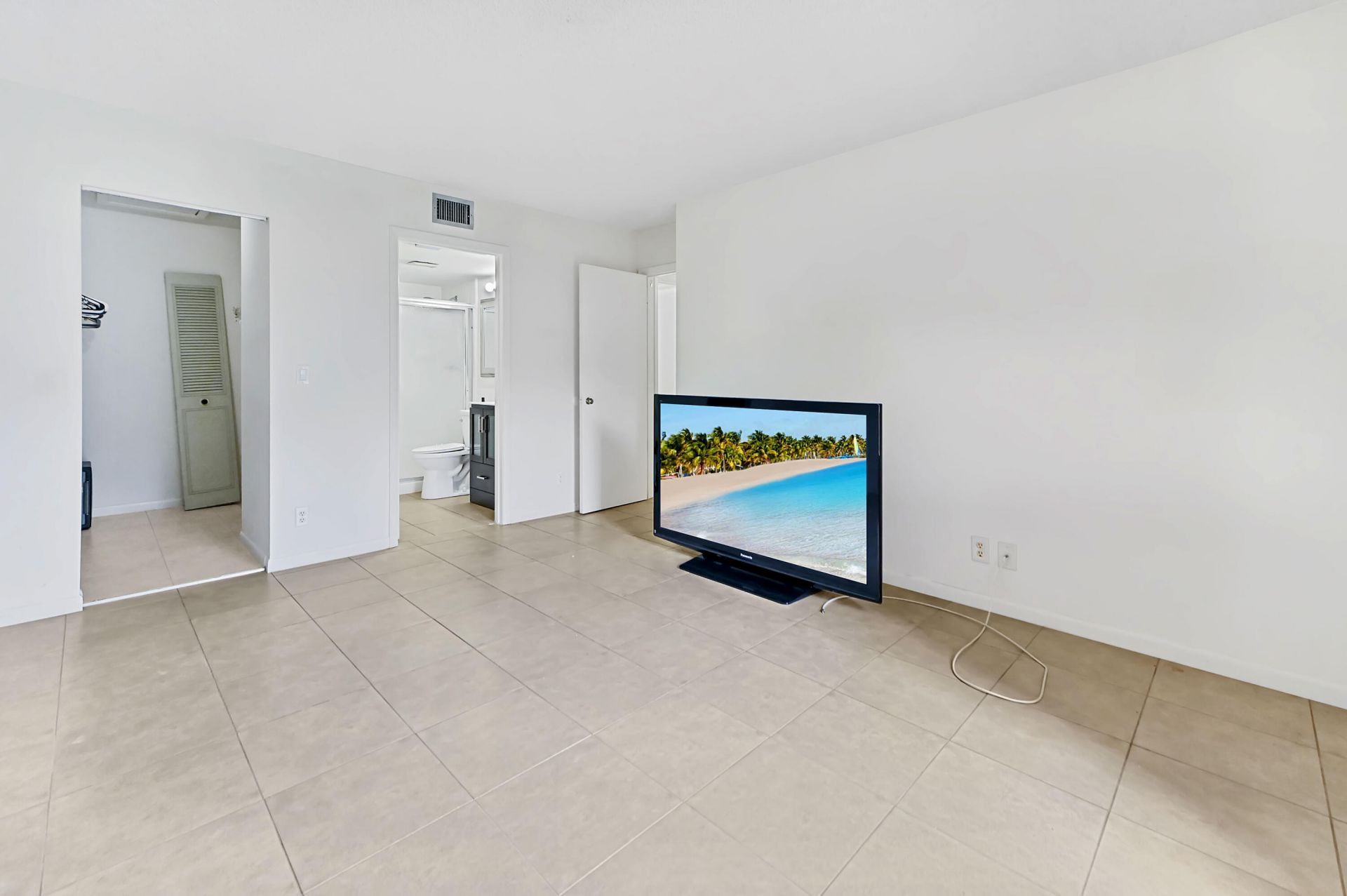 1005 Green Pine Boulevard, Unit C2, West Palm Beach, FL 33409 Photo