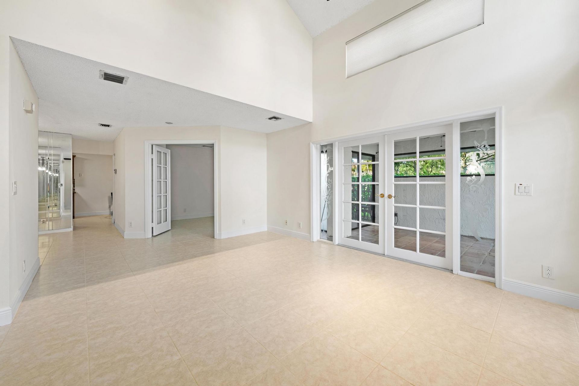 370 Prestwick Circle, Unit 2, Palm Beach Gardens, FL 33418 Photo