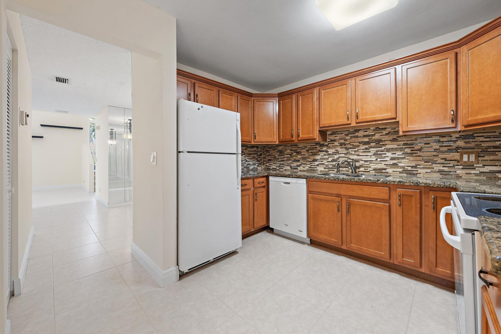 370 Prestwick Circle, Unit 2, Palm Beach Gardens, FL 33418 Photo
