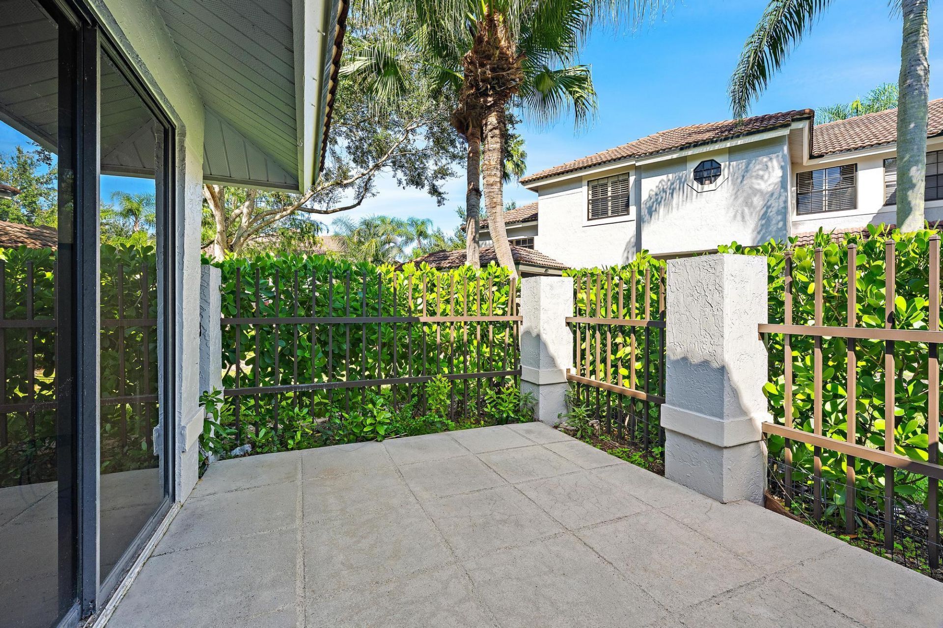 370 Prestwick Circle, Unit 2, Palm Beach Gardens, FL 33418 Photo