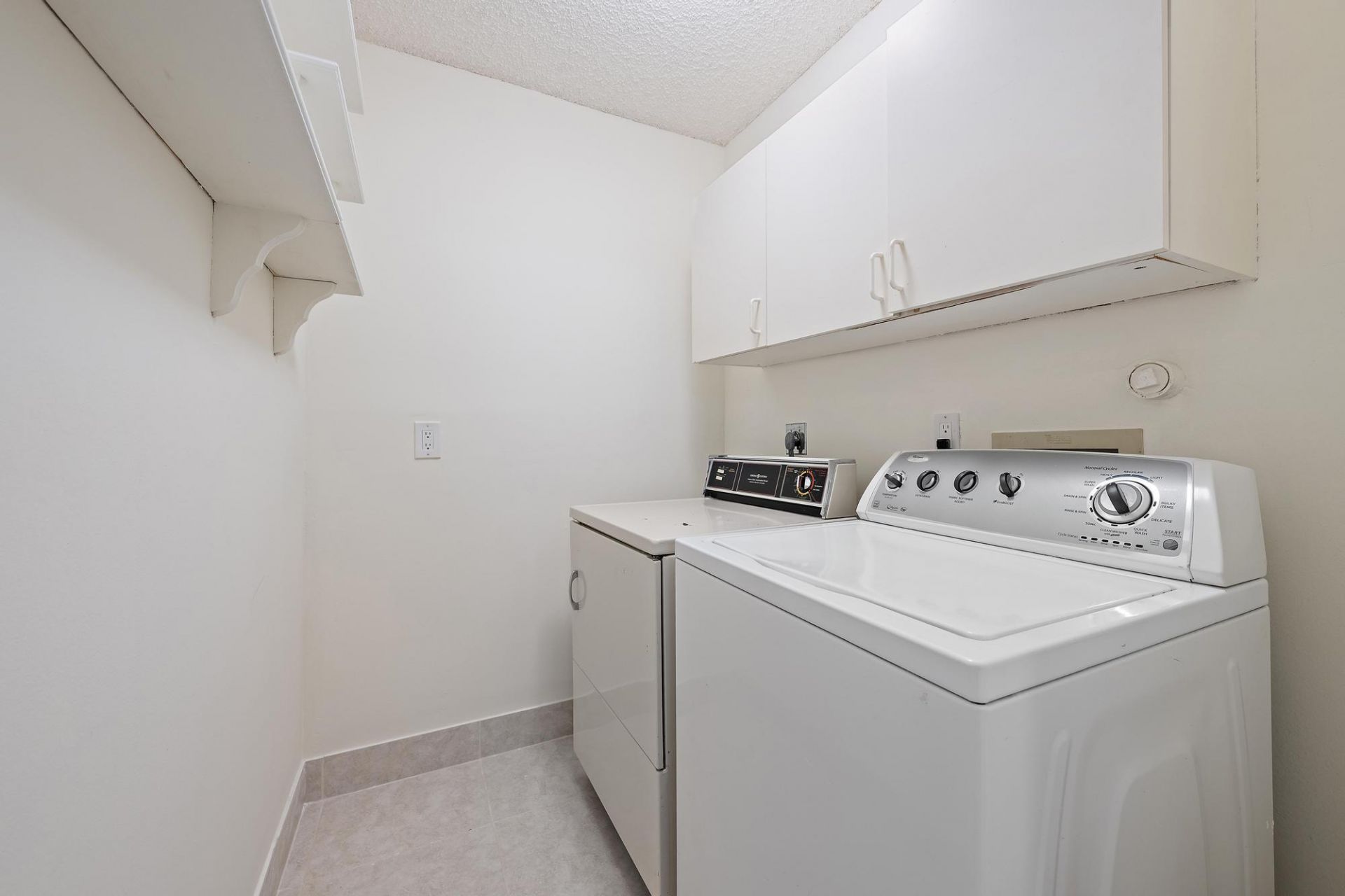 370 Prestwick Circle, Unit 2, Palm Beach Gardens, FL 33418 Photo