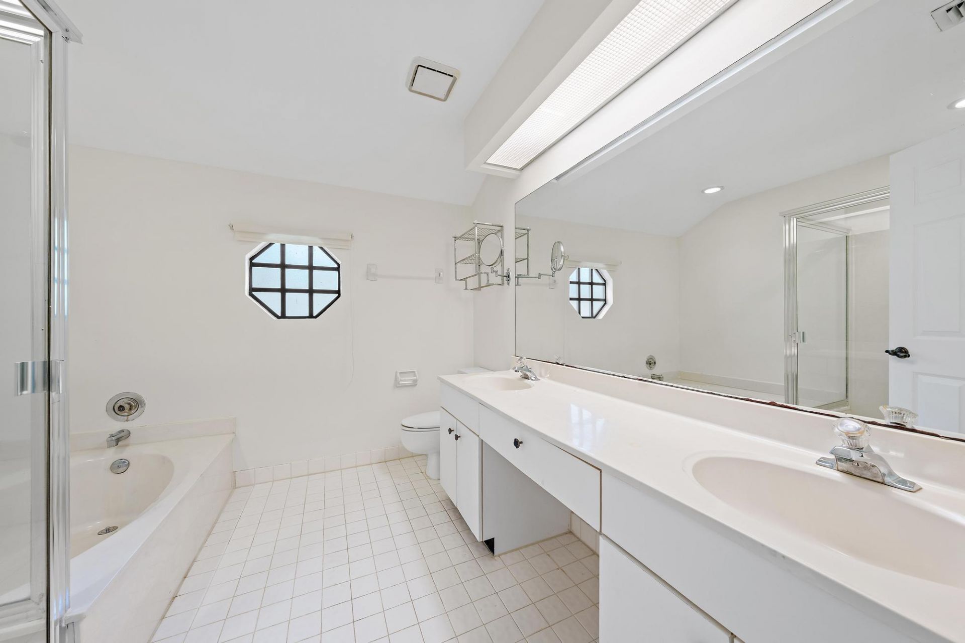 370 Prestwick Circle, Unit 2, Palm Beach Gardens, FL 33418 Photo