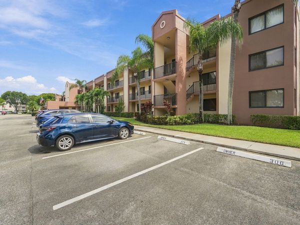 10607 W CLAIRMONT Circle, Unit 109, Tamarac, FL 33321