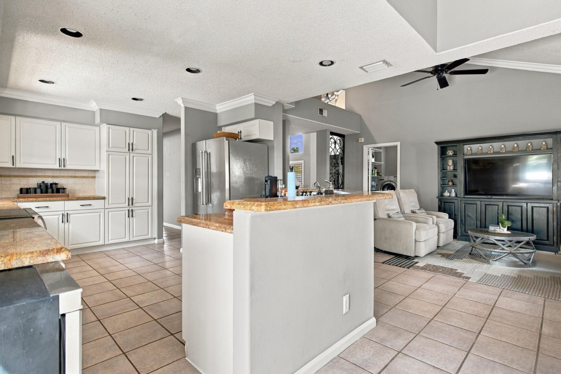 20104 NW 9th Drive, Pembroke Pines, FL 33029 Photo