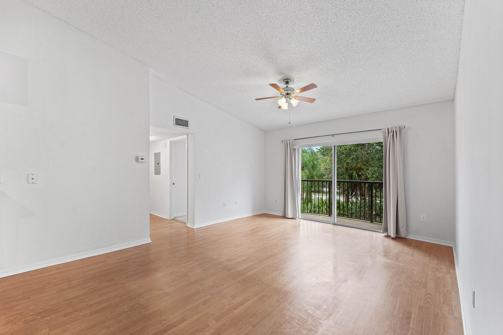 200 Crestwood Court N, Unit 211, Royal Palm Beach, FL 33411 Photo