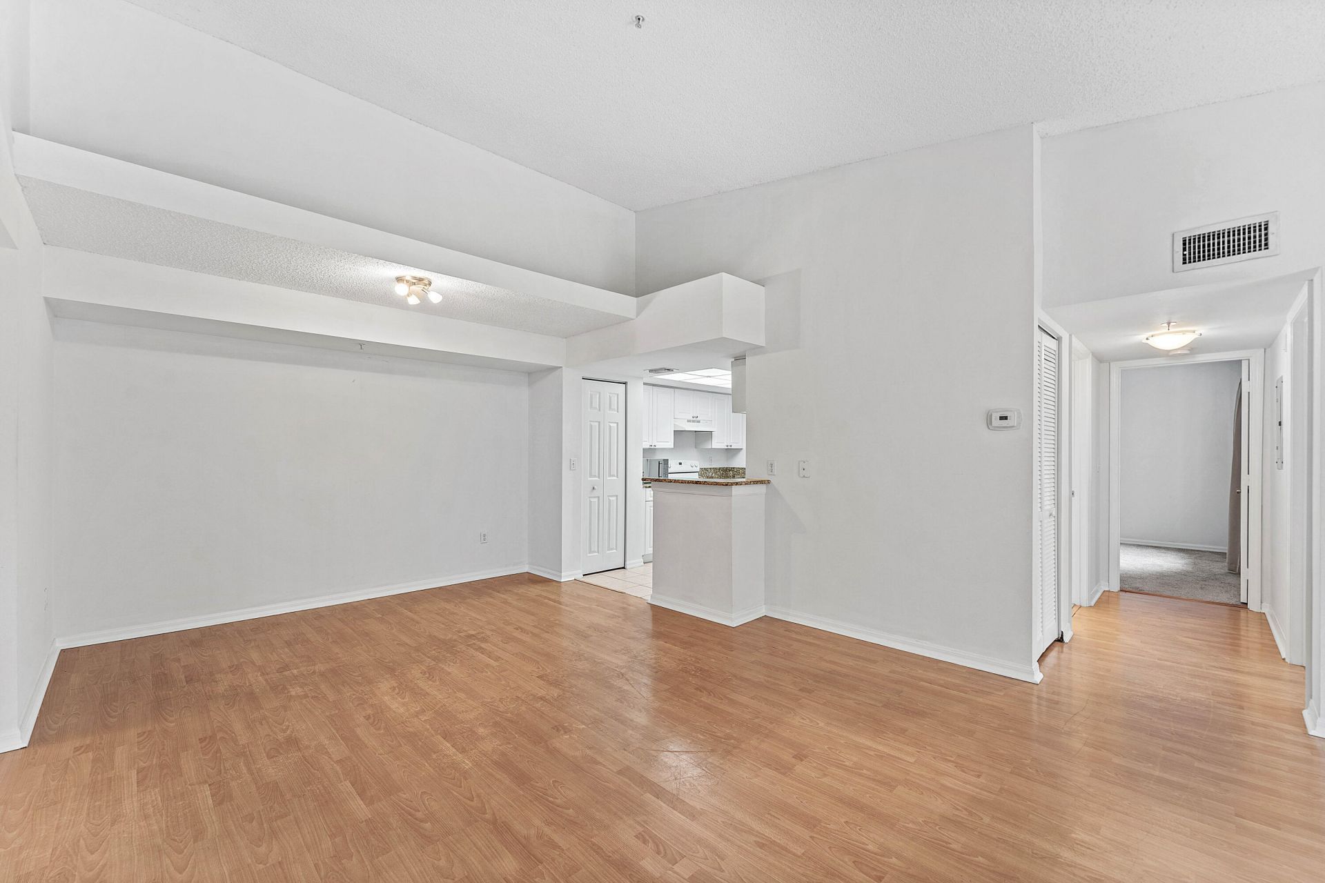 200 Crestwood Court N, Unit 211, Royal Palm Beach, FL 33411 Photo