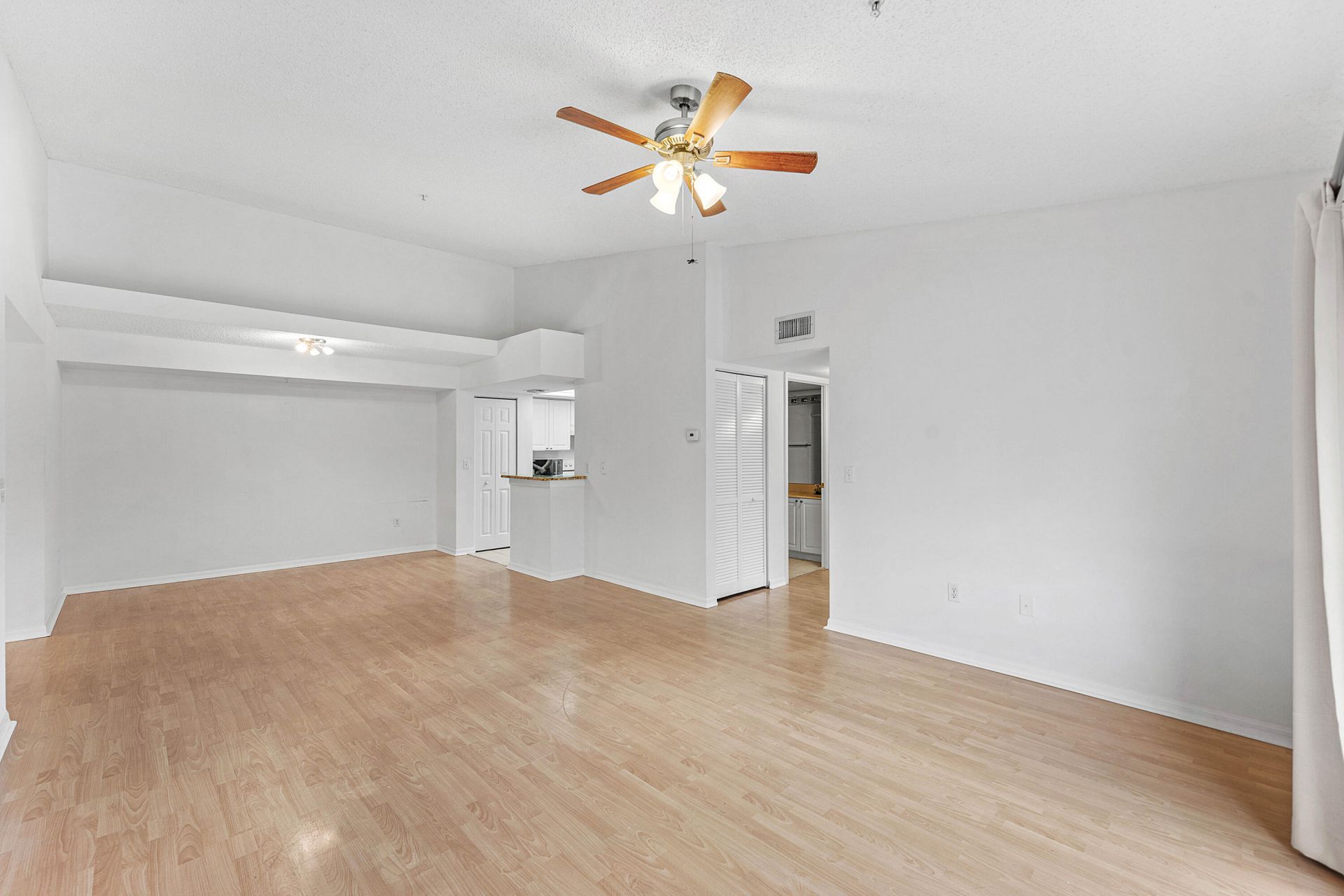 200 Crestwood Court N, Unit 211, Royal Palm Beach, FL 33411 Photo