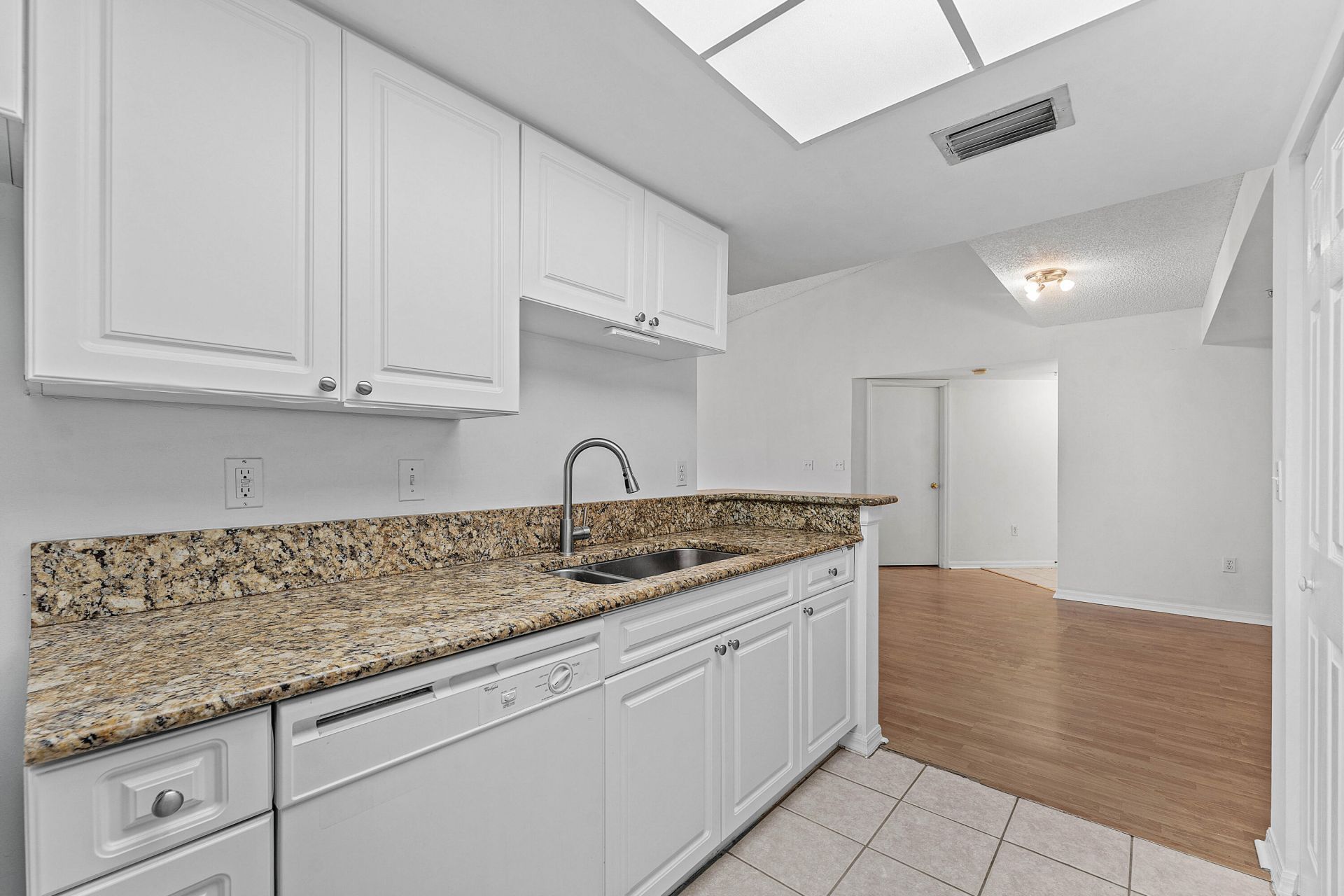 200 Crestwood Court N, Unit 211, Royal Palm Beach, FL 33411 Photo