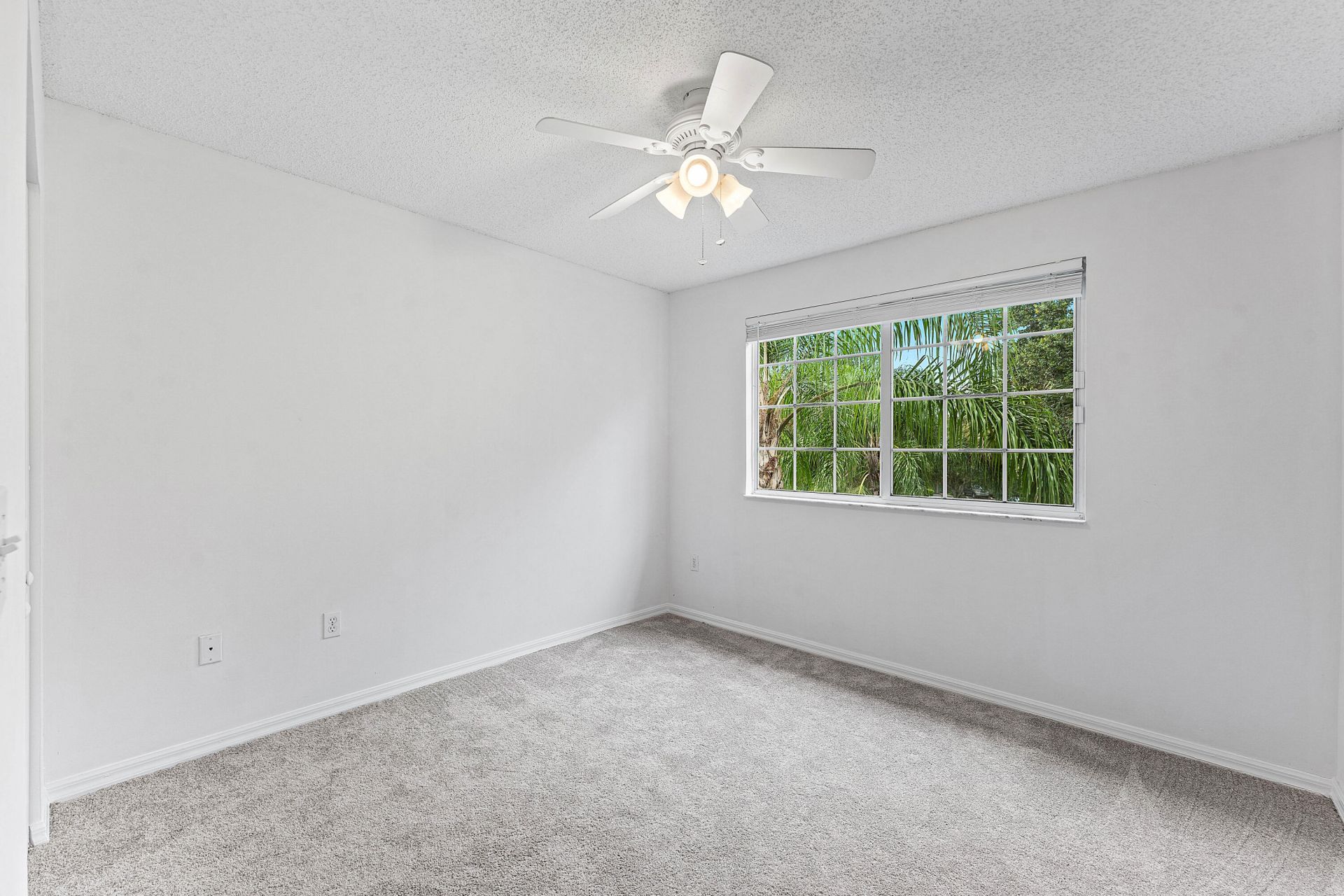 200 Crestwood Court N, Unit 211, Royal Palm Beach, FL 33411 Photo