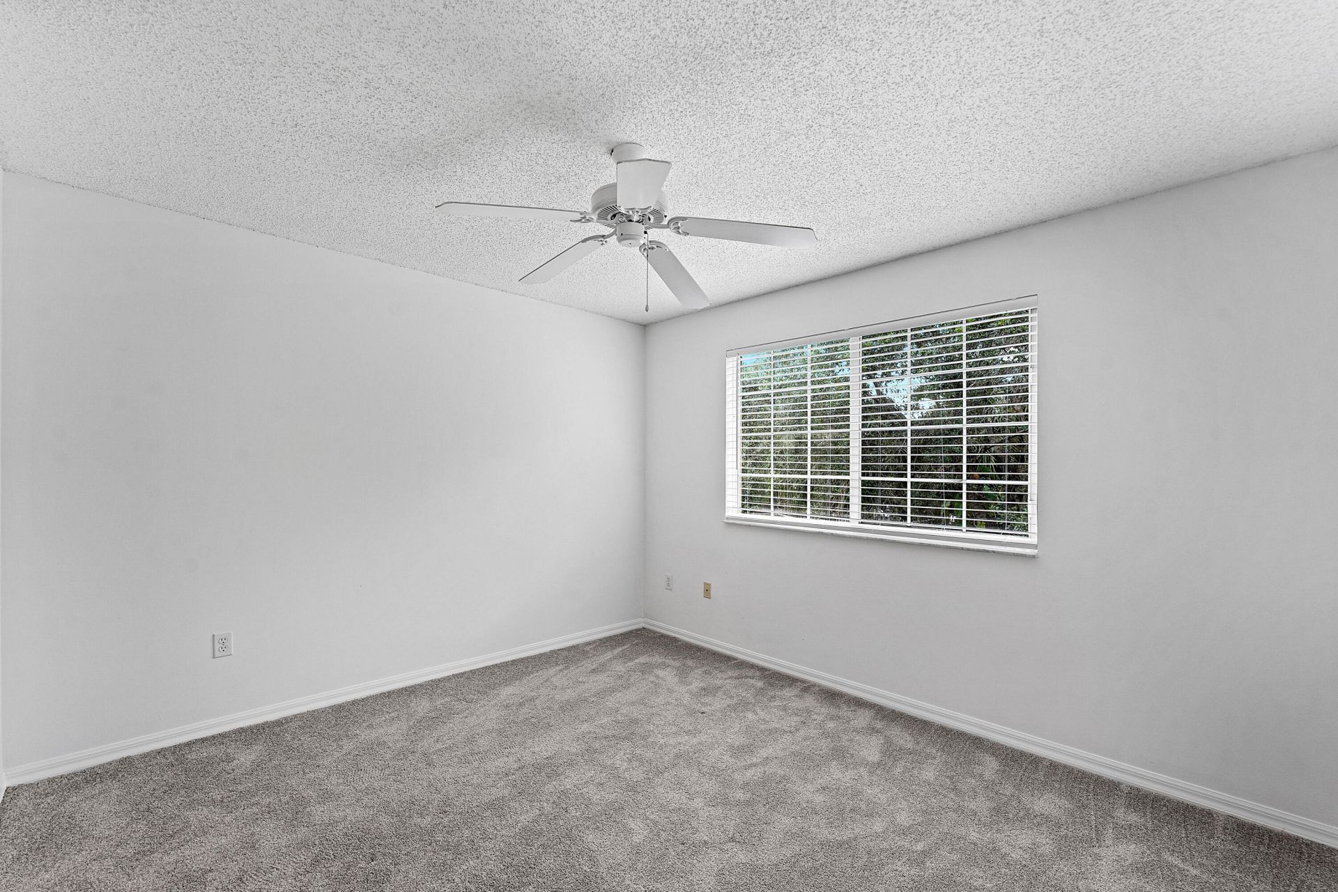 200 Crestwood Court N, Unit 211, Royal Palm Beach, FL 33411 Photo