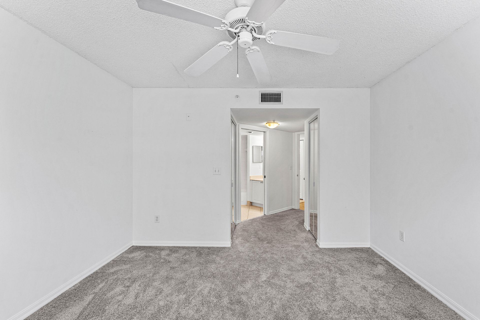 200 Crestwood Court N, Unit 211, Royal Palm Beach, FL 33411 Photo