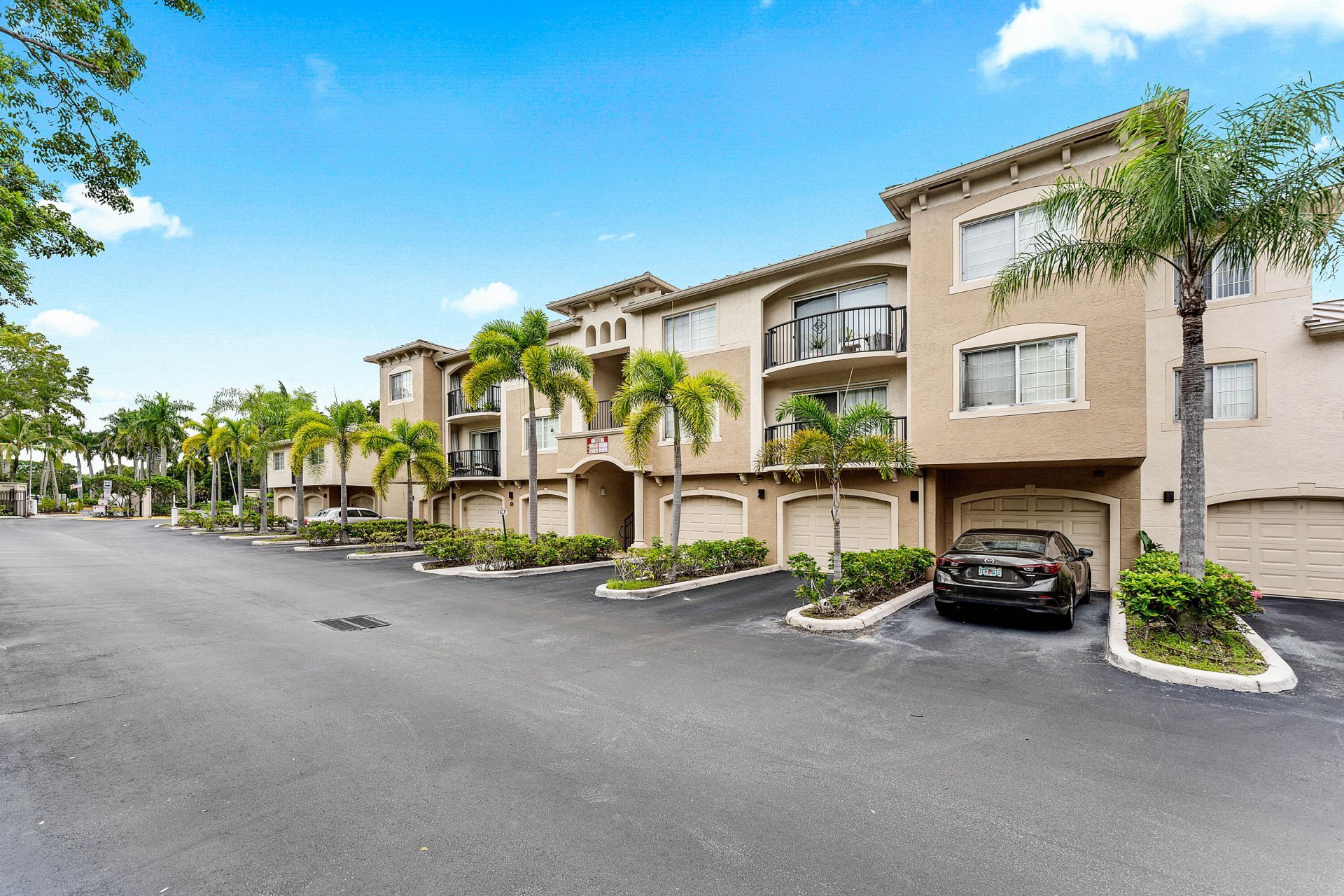 200 Crestwood Court N, Unit 211, Royal Palm Beach, FL 33411 Photo