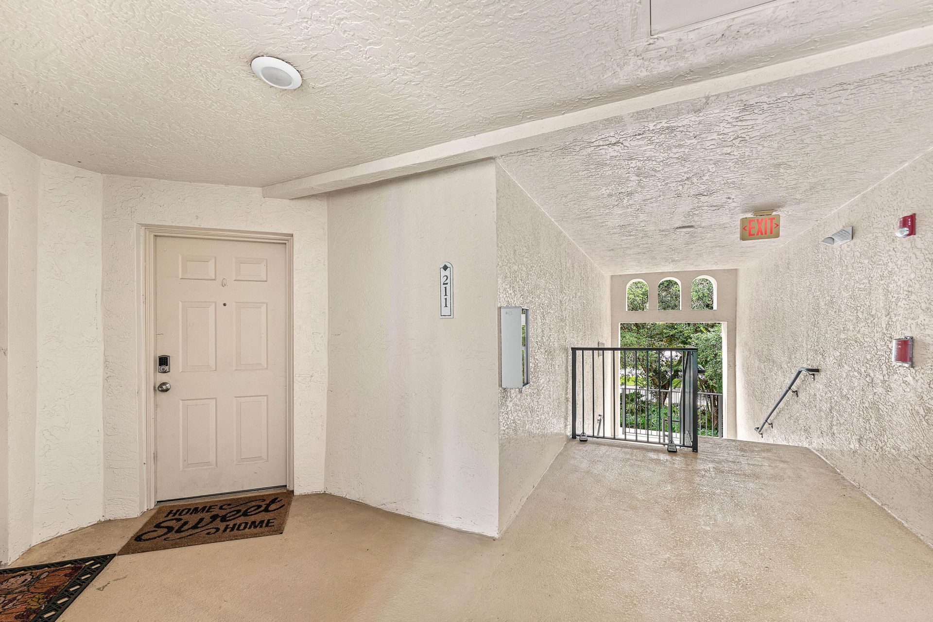 200 Crestwood Court N, Unit 211, Royal Palm Beach, FL 33411 Photo
