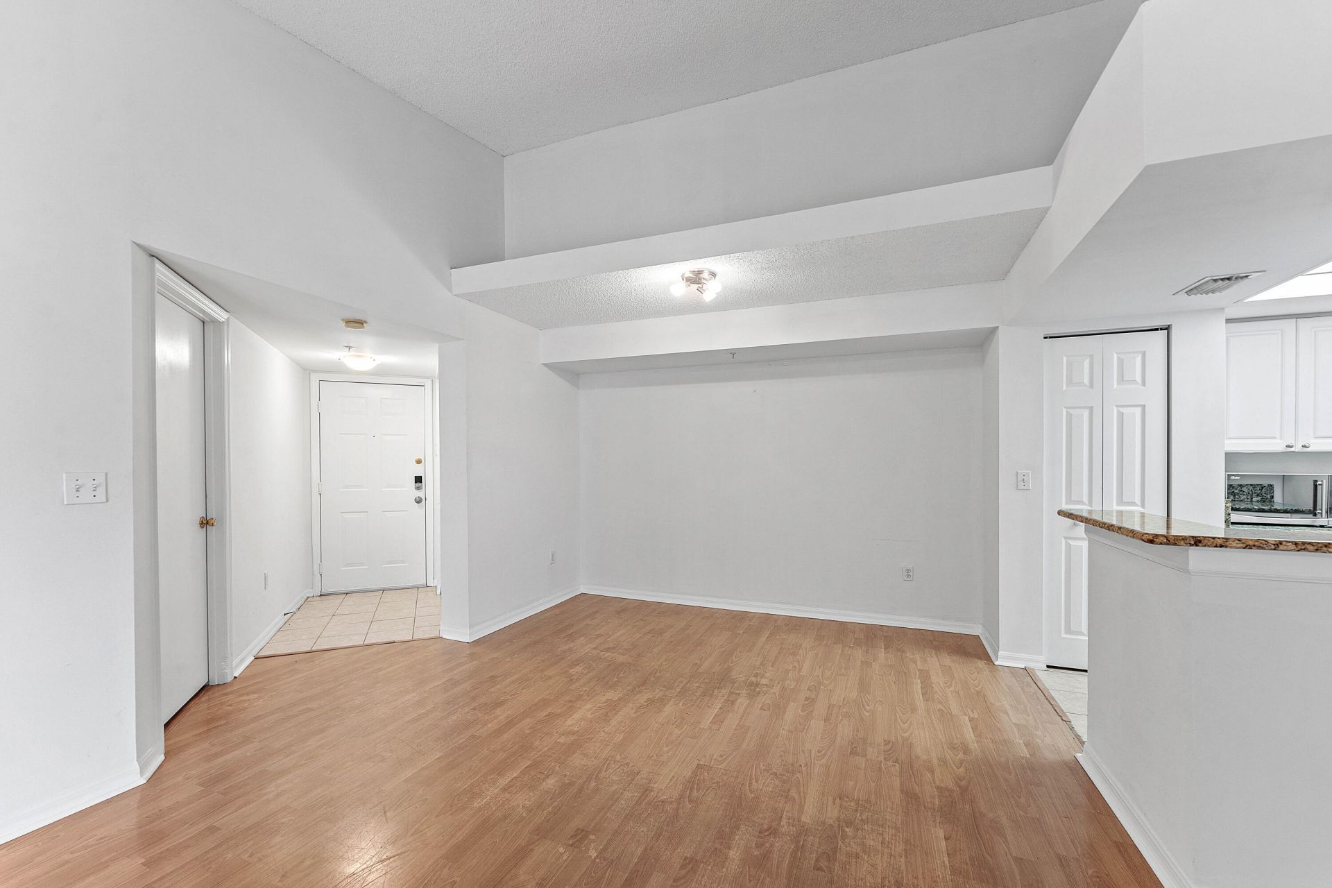 200 Crestwood Court N, Unit 211, Royal Palm Beach, FL 33411 Photo
