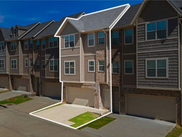 278 S Slopeside Drive , Fayetteville, AR 72704