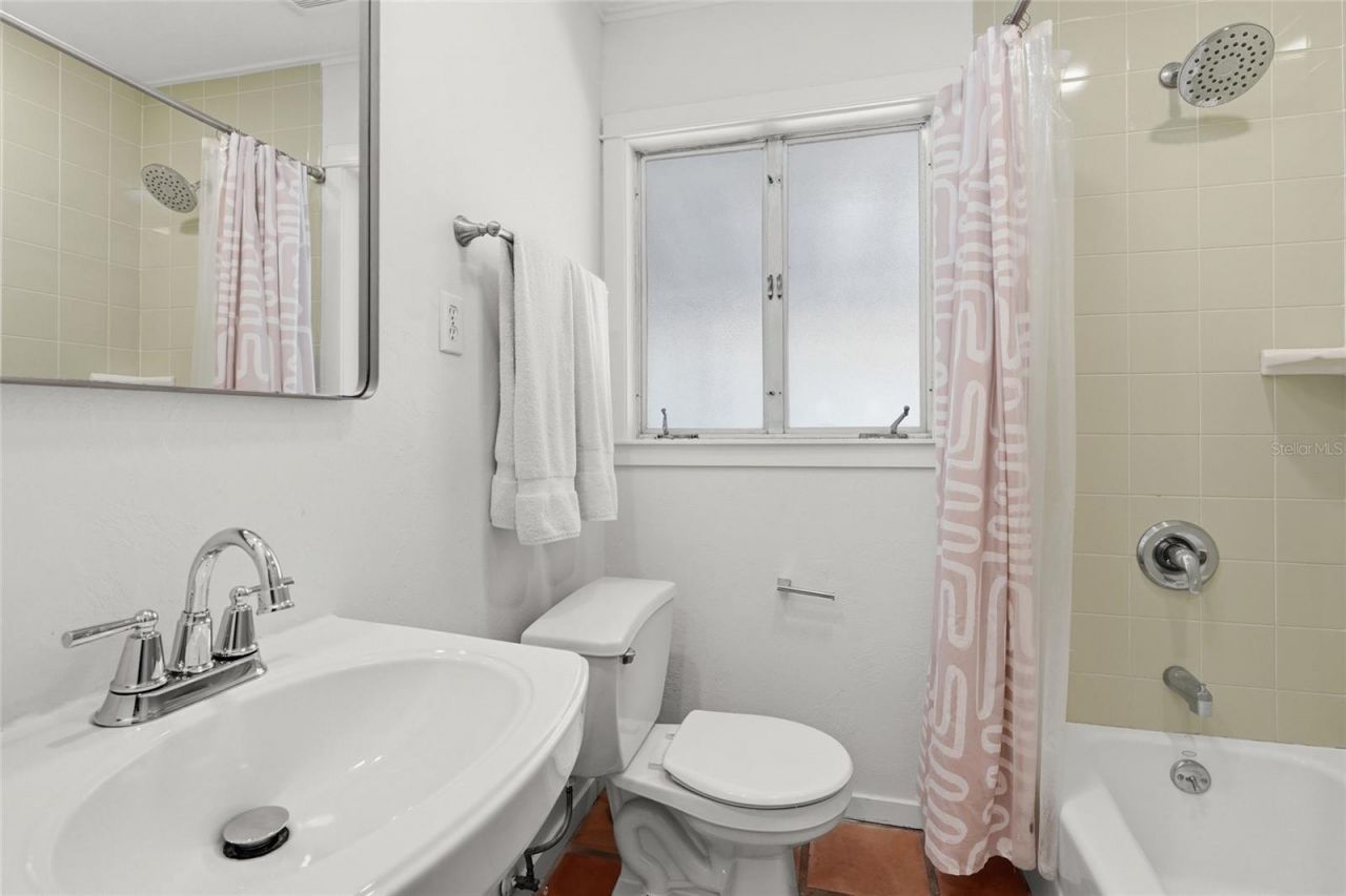 2142 Waldemere Street, Sarasota, FL 34239 Photo