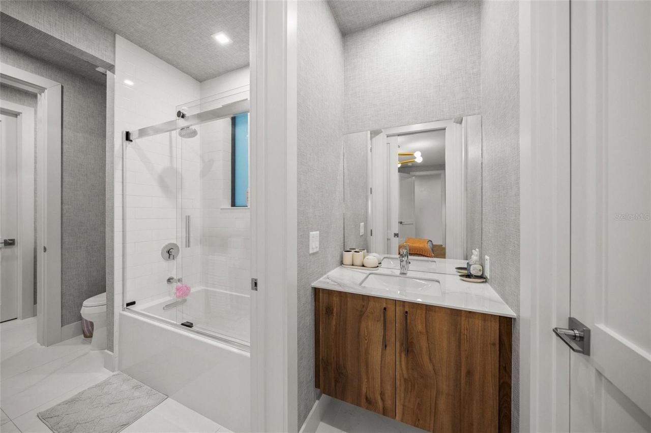 2149 Hyde Park Street, Sarasota, FL 34239 Photo
