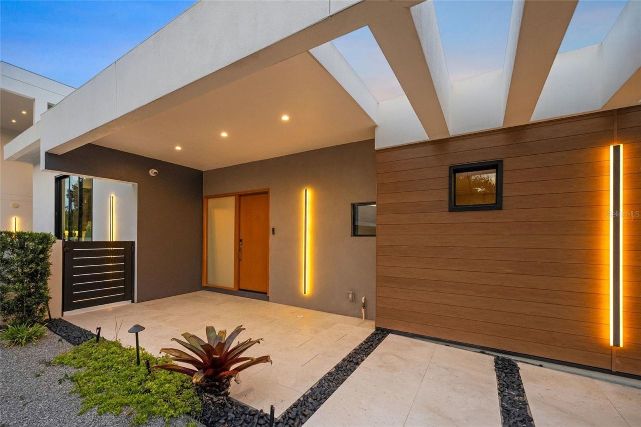 2149 Hyde Park Street, Sarasota, FL 34239 Photo