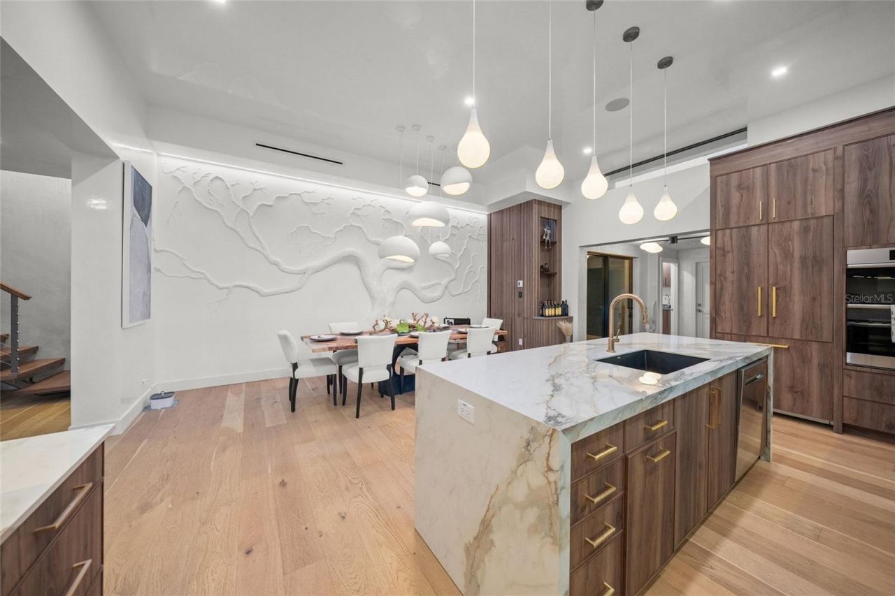 2149 Hyde Park Street, Sarasota, FL 34239 Photo