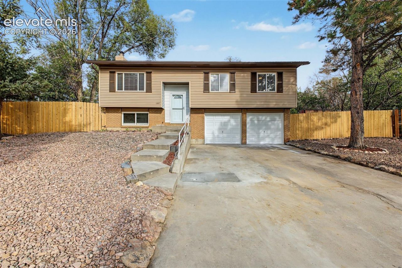 1297 Hathaway Drive, Colorado Springs, CO 80915 Main Photo