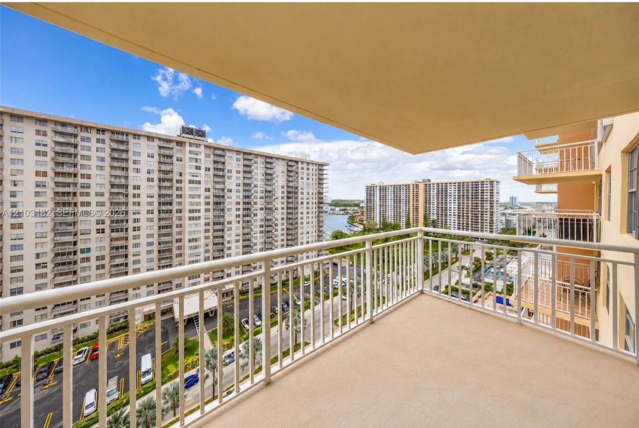 251 174th St, Unit 1607, Sunny Isles Beach, FL 33160 Photo