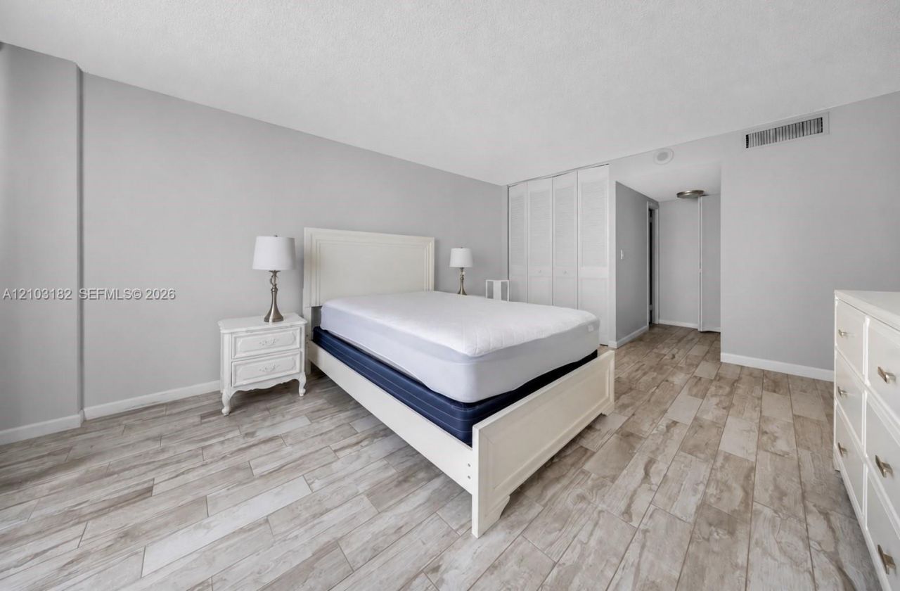 251 174th St, Unit 1607, Sunny Isles Beach, FL 33160 Photo