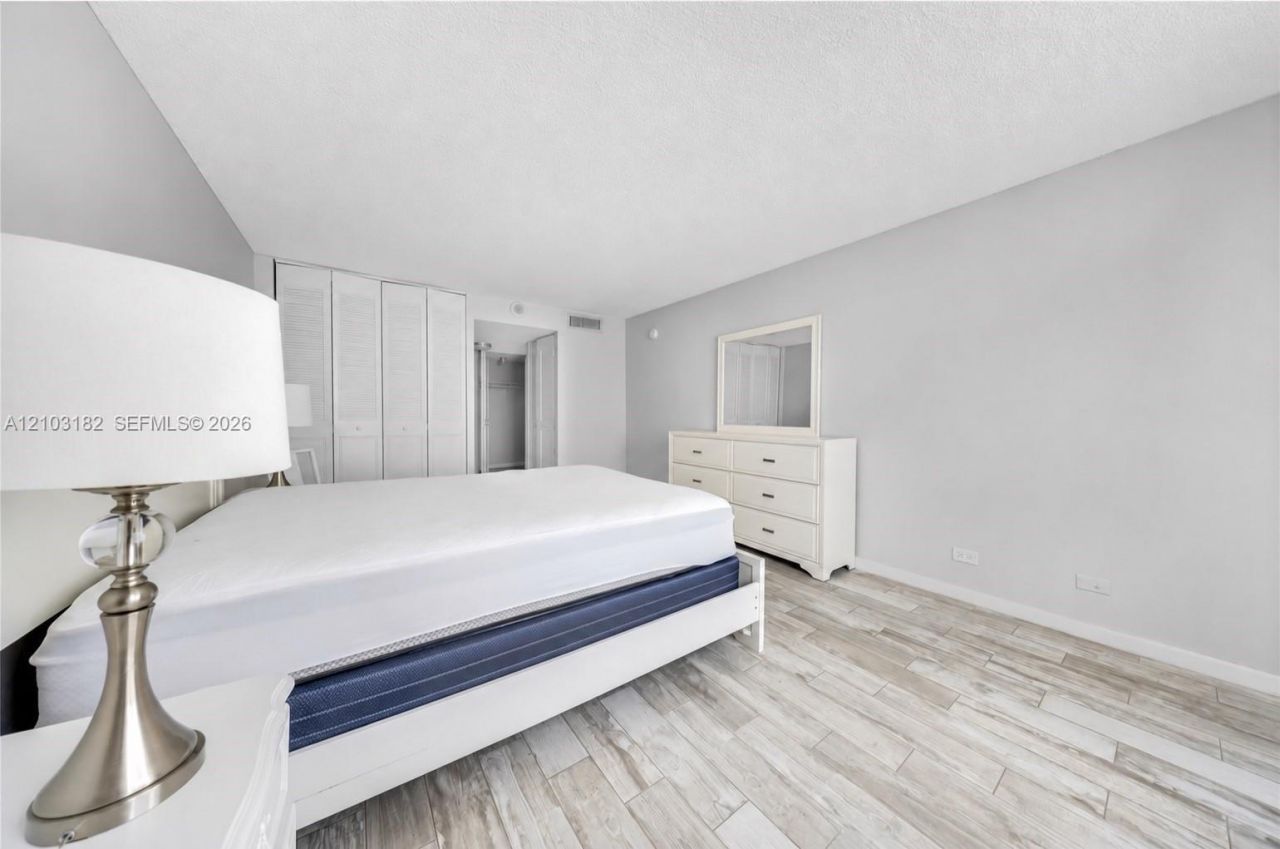 251 174th St, Unit 1607, Sunny Isles Beach, FL 33160 Photo