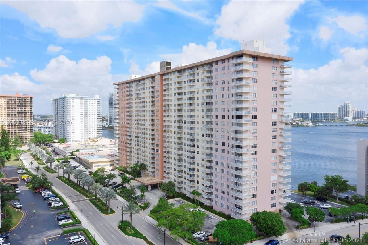 251 174th St, Unit 1607, Sunny Isles Beach, FL 33160 Photo