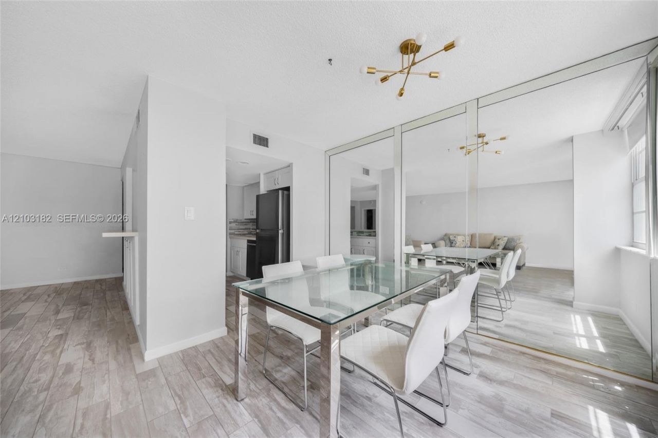 251 174th St, Unit 1607, Sunny Isles Beach, FL 33160 Photo