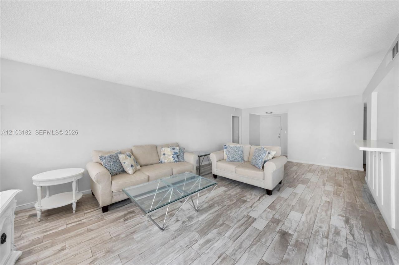 251 174th St, Unit 1607, Sunny Isles Beach, FL 33160 Photo