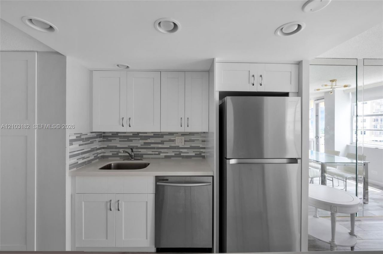 251 174th St, Unit 1607, Sunny Isles Beach, FL 33160 Photo