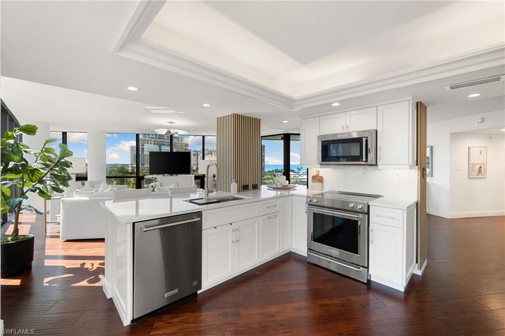 4751 Gulf Shore Blvd N, Unit 905, Naples, FL 34103 Photo