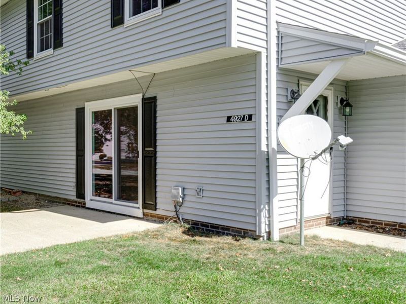 4927 Friar Road, Unit Unit D, Stow, OH 44224 Photo 2