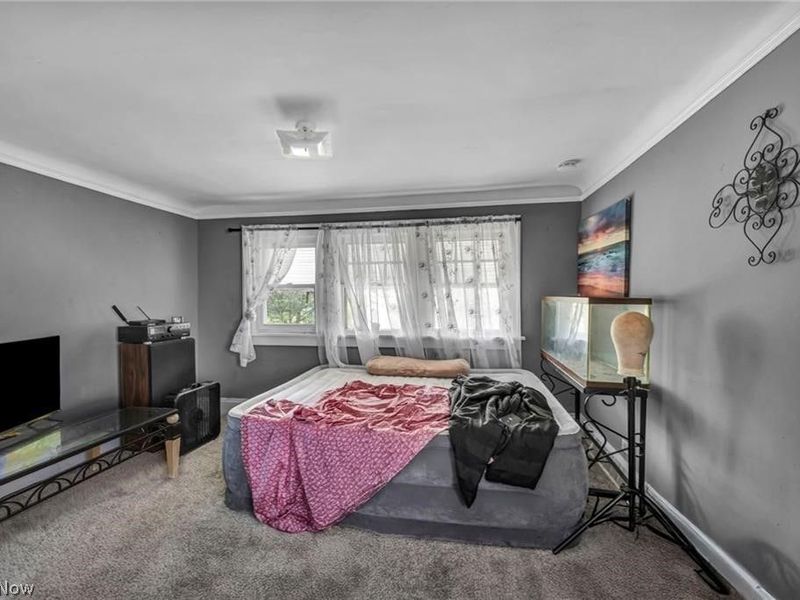 12109 Holborn Avenue, Cleveland, OH 44105 Photo 22