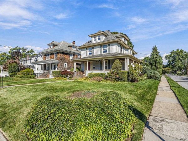 63 Shellbank Place , Rockville Centre, NY 11570