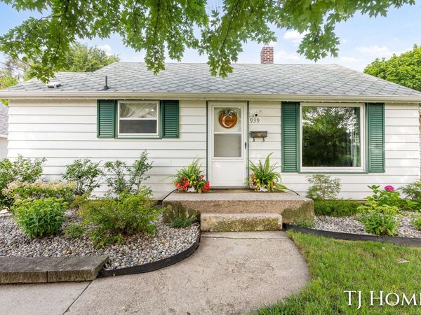939 Benjamin Avenue NE, Grand Rapids, MI 49503