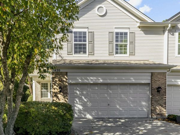 1420 Yellowstone Drive , Streamwood, IL 60107