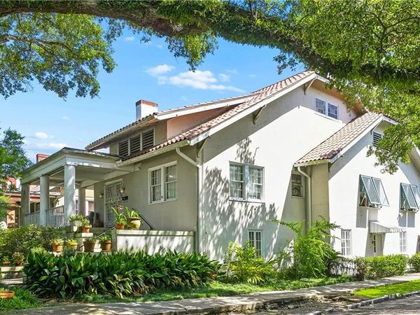 27 FONTAINEBLEAU Drive, Unit B, New Orleans, LA 70125