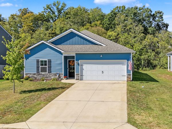 521 Heritage Crossing Drive, Maryville, TN 37804