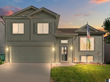 9120 Hanover Street, Omaha, NE 68122