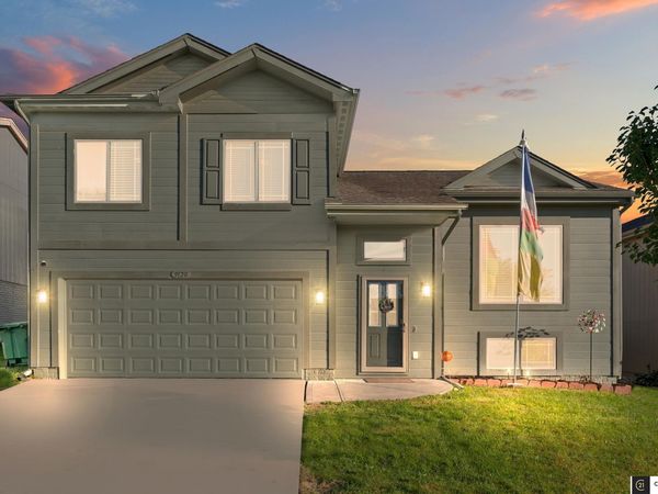 9120 Hanover Street, Omaha, NE 68122