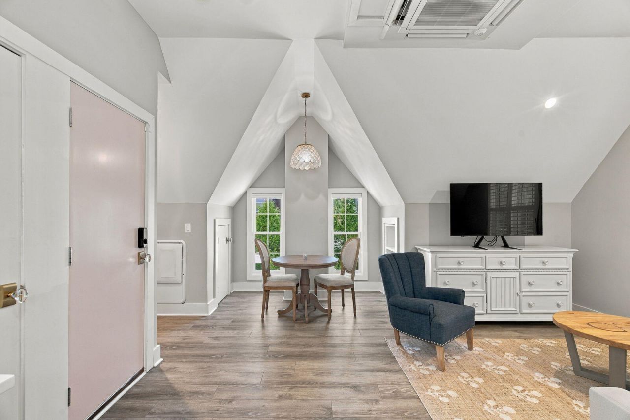 41 Barre Street Photo 75