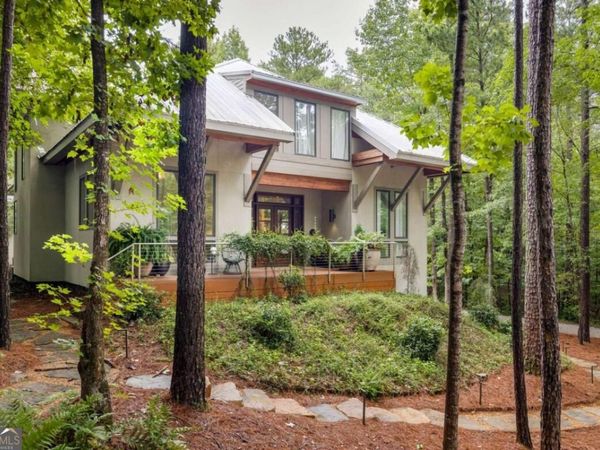 9016 Selborne Lane, Chattahoochee Hills, GA 30268