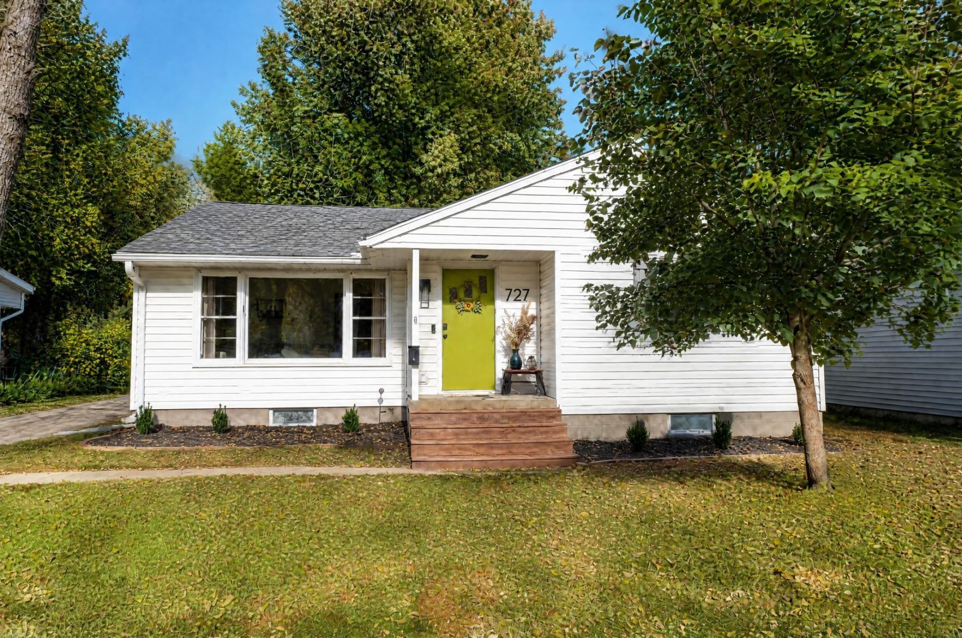 727 Austin Drive, Saint Peter, MN 56082 Main Photo