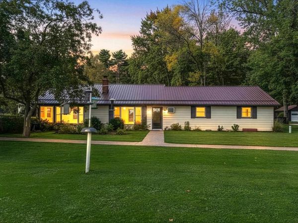 4135 LADE BEACH ROAD, Little Suamico, WI 54141