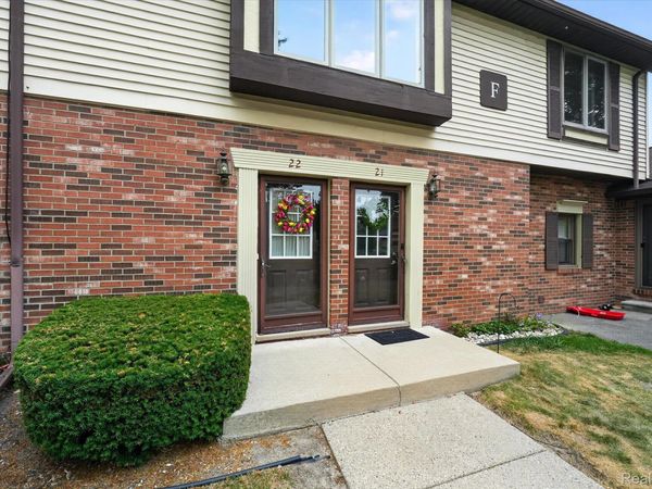 2321 London Bridge Dr Drive , Unit 22, Rochester Hills, Mi 48307