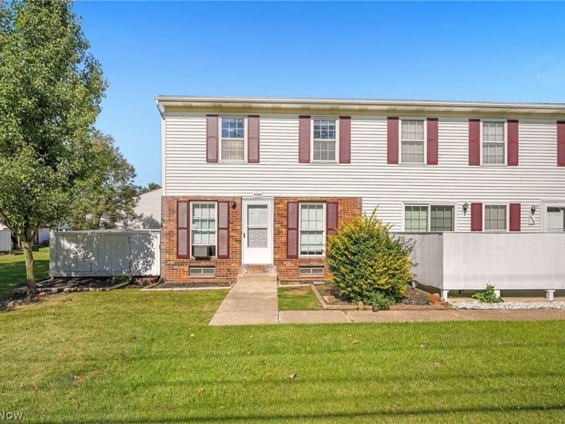 6586 Liberty Bell Drive, Unit 22D, Brook Park, OH 44142 Photo 1