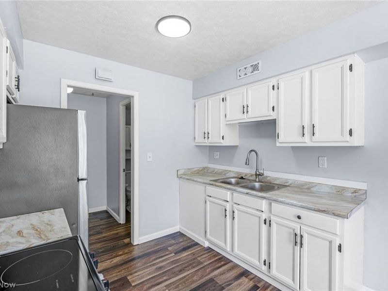 6586 Liberty Bell Drive, Unit 22D, Brook Park, OH 44142 Photo 8