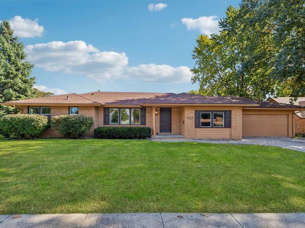 937 13th Street, West Des Moines, IA 50265