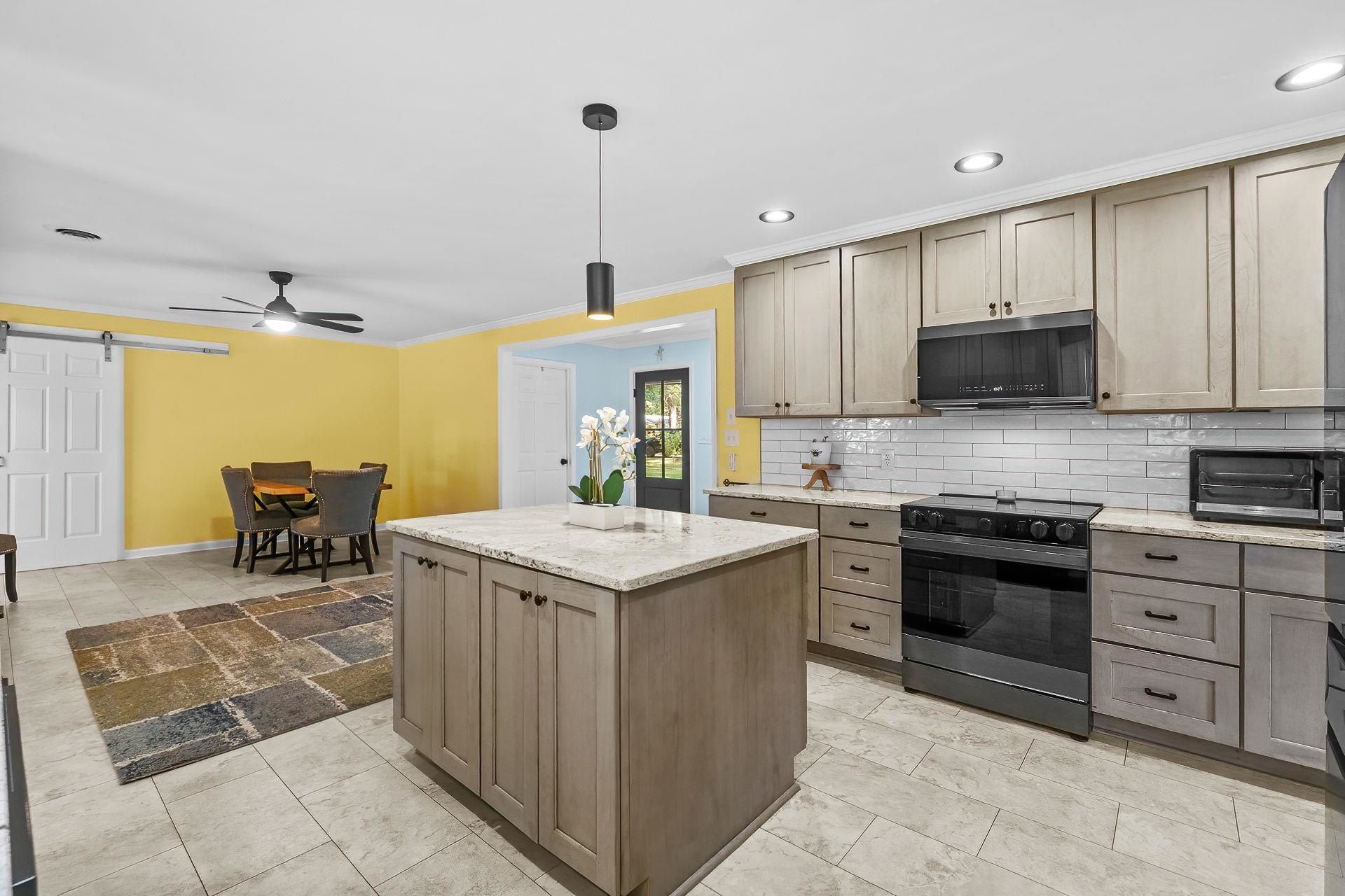 1917 Candy Ln. Photo 17